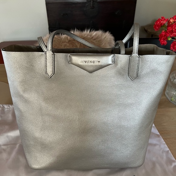 Givenchy Handbags - SOLD ❌ Givenchy Metallic Silver Leather Antigona Shopper Tote bag
